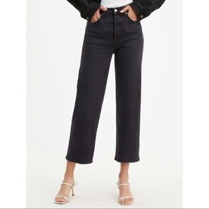 Levi’s Ribcage Straight Ankle Denim Jeans in Feelin Cagey